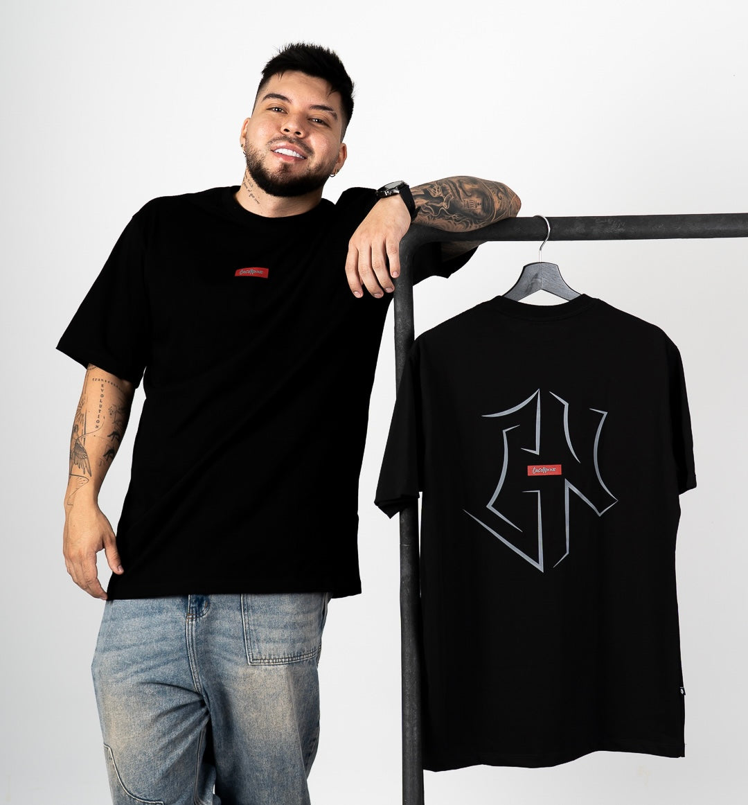 Camiseta Regular Épica Cn Negra