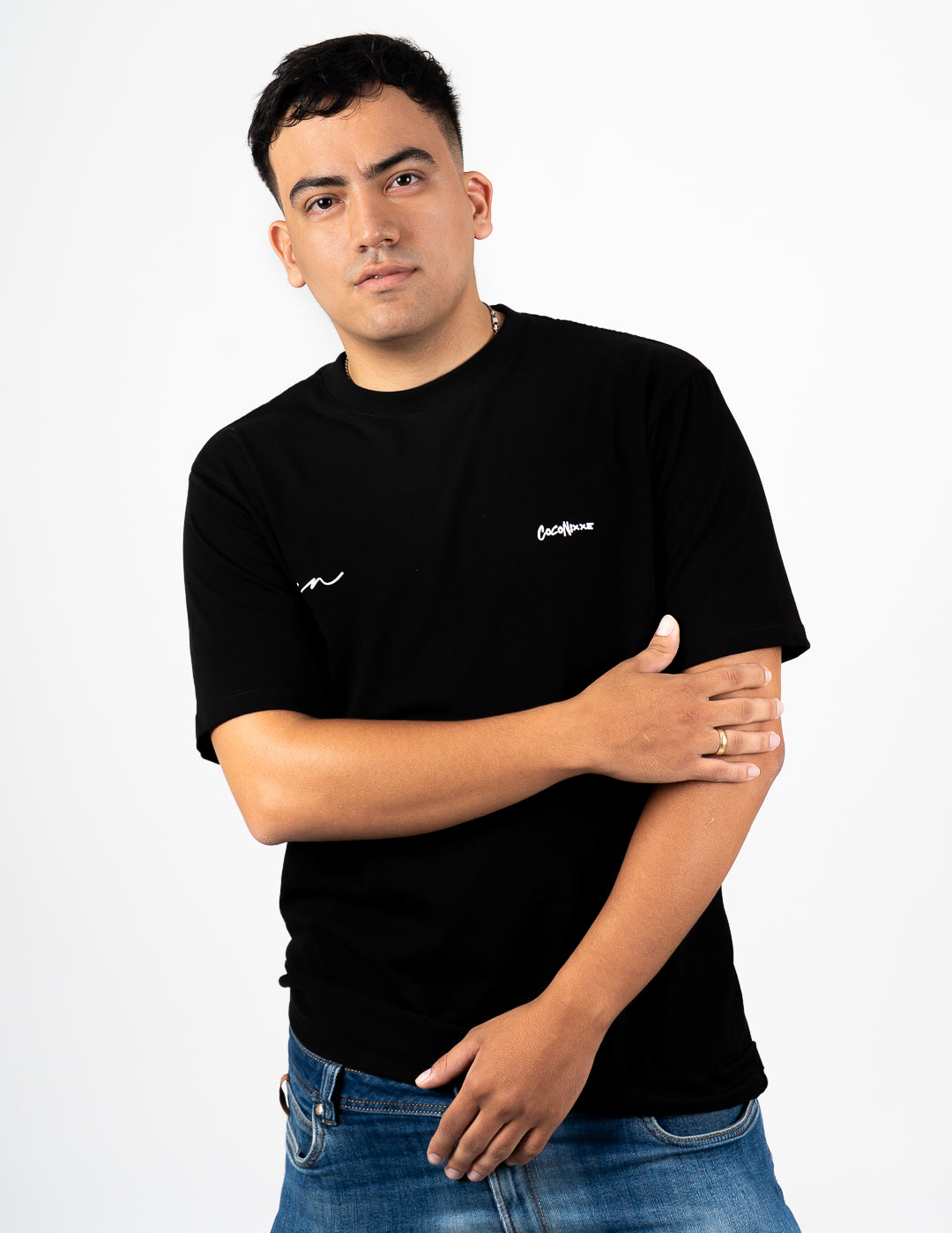 Camiseta Regular Cn Outline Negra