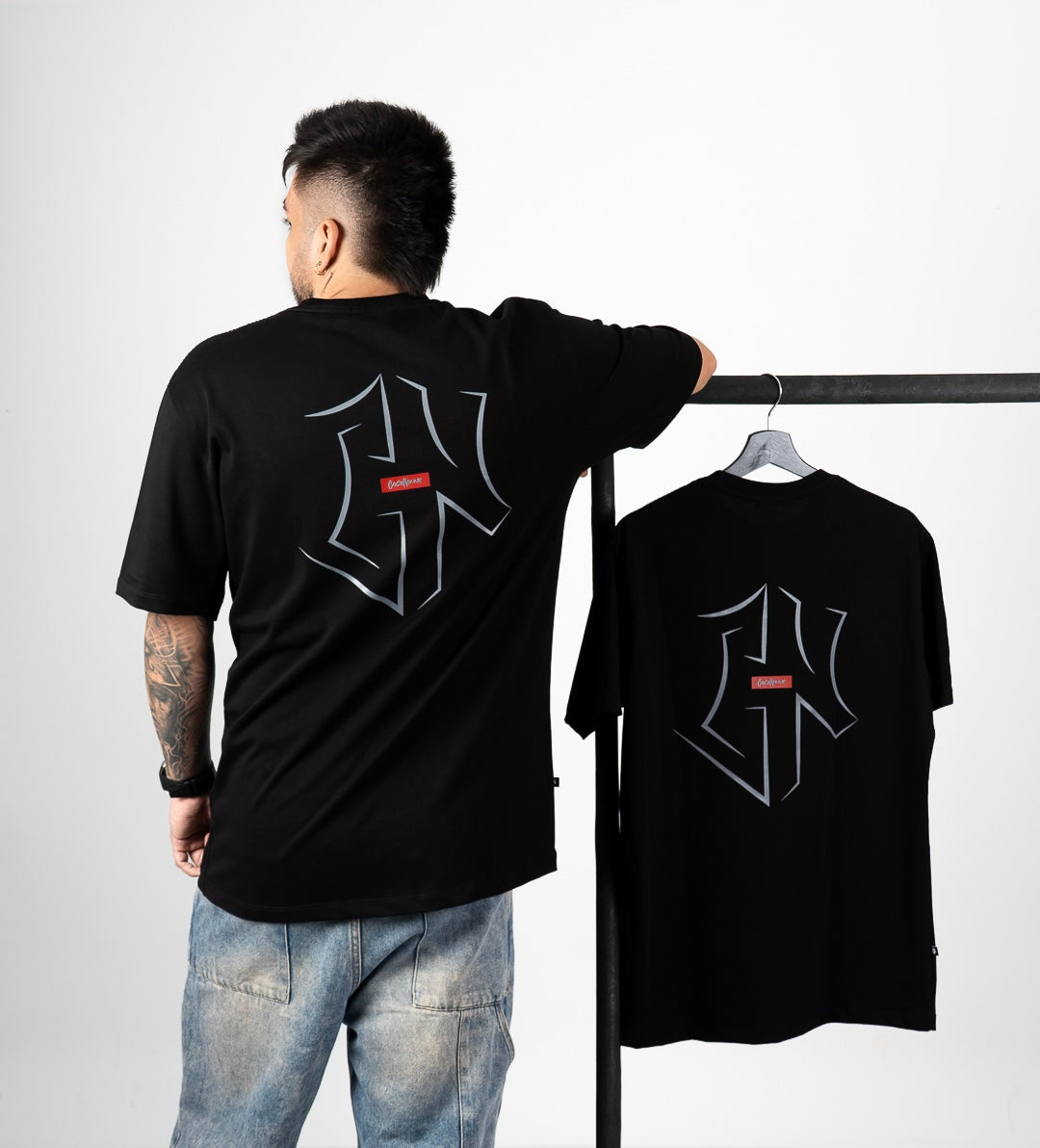 Camiseta Regular Épica Cn Negra