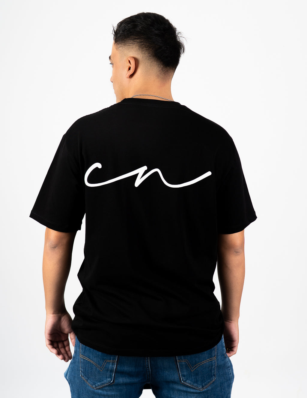 Camiseta Regular Cn Outline Negra